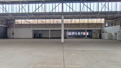 Industrial-warehouse-To-Let-in-Benrose (4)